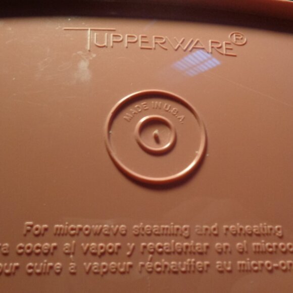 Tupperware Vegetable Steamer, 6 Cup Mauve Color, Excellent Condition - Picture 3 of 4